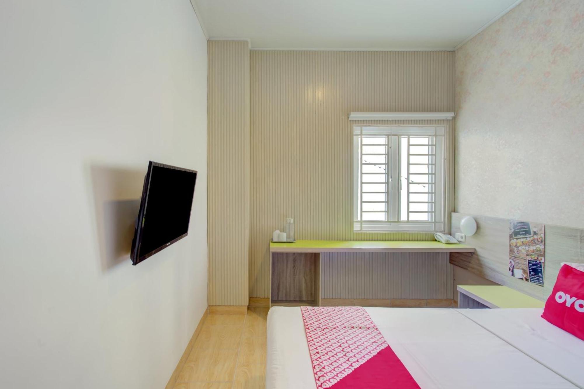 Hotel O Gambir Near Juanda Station Formerly Bunga Dahlia Jakarta Exterior photo