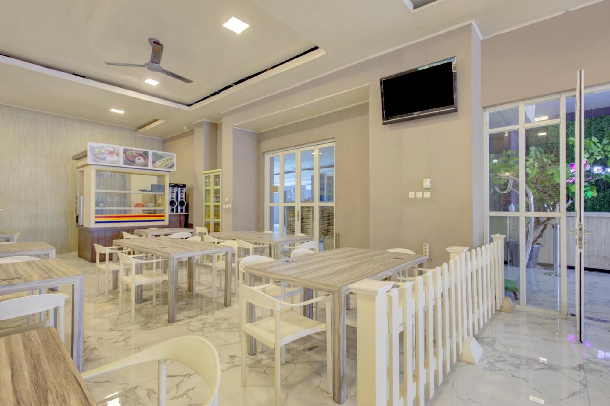 Hotel O Gambir Near Juanda Station Formerly Bunga Dahlia Jakarta Exterior photo